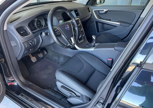 Volvo V60 cena 45500 przebieg: 204000, rok produkcji 2014 z Praszka małe 254